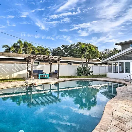 Seminole Home With Private Pool About 2 Mi To Beach!